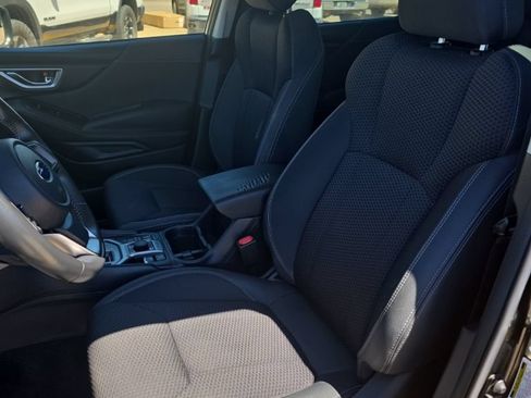 Used 2023 Subaru Forester Premium AWD/4WD image 10