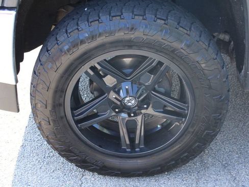 Used 2017 GMC Sierra 1500 SLT AWD/4WD image 36