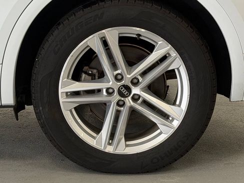 Used 2021 Audi Q5 e Premium Plus w/ Premium Plus Package AWD/4WD image 8