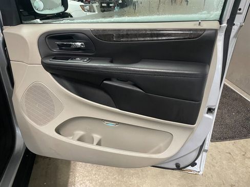 Used 2011 Dodge Grand Caravan C/V image 17