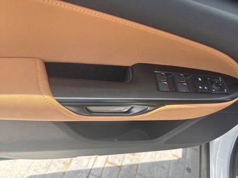Used 2024 Lexus NX 250 FWD w/ Towing Package (2000 Lbs) image 18