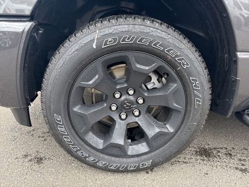New 2026 RAM 1500 Express AWD/4WD image 4