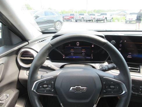 Certified 2025 Chevrolet Trax ACTIV w/ Driver Confidence Package FWD image 29