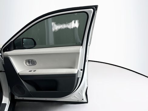 Used 2024 Hyundai Ioniq 5 SE RWD image 30