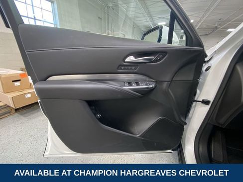Used 2024 Cadillac XT4 Premium Luxury w/ Cold Weather Package AWD/4WD image 30