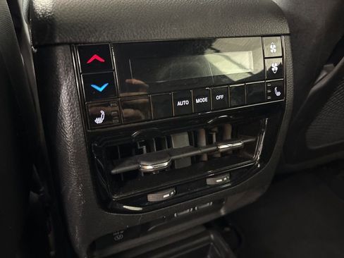 Used 2024 Jeep Grand Cherokee L Limited w/ Luxury Tech Group II image 32