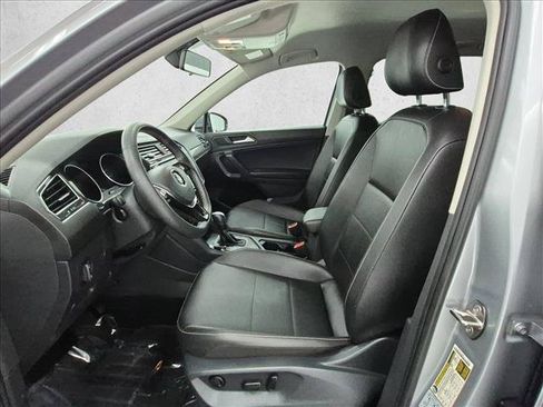 Used 2021 Volkswagen Tiguan SE AWD/4WD image 16