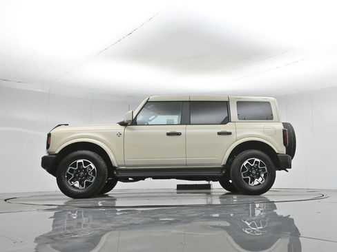 New 2026 Ford Bronco Outer Banks AWD/4WD image 7