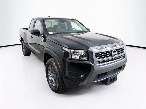 Used 2025 Nissan Frontier SV image 1