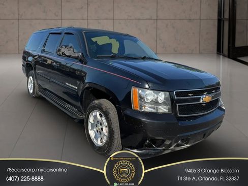 Used 2014 Chevrolet Suburban LT image 2