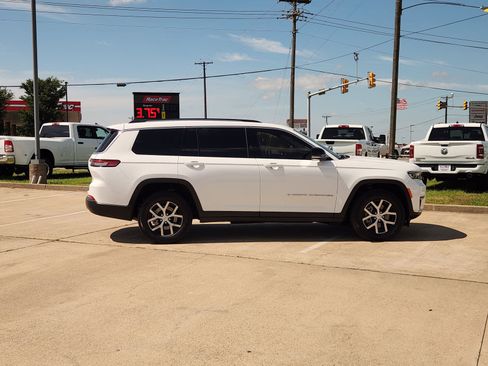 Used 2023 Jeep Grand Cherokee L Limited AWD/4WD image 7