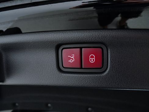 Certified 2023 Mercedes-Benz C 300 4MATIC Sedan image 8