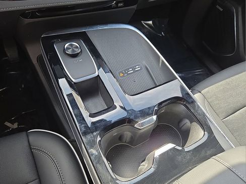 Used 2025 Buick Enclave Preferred image 29