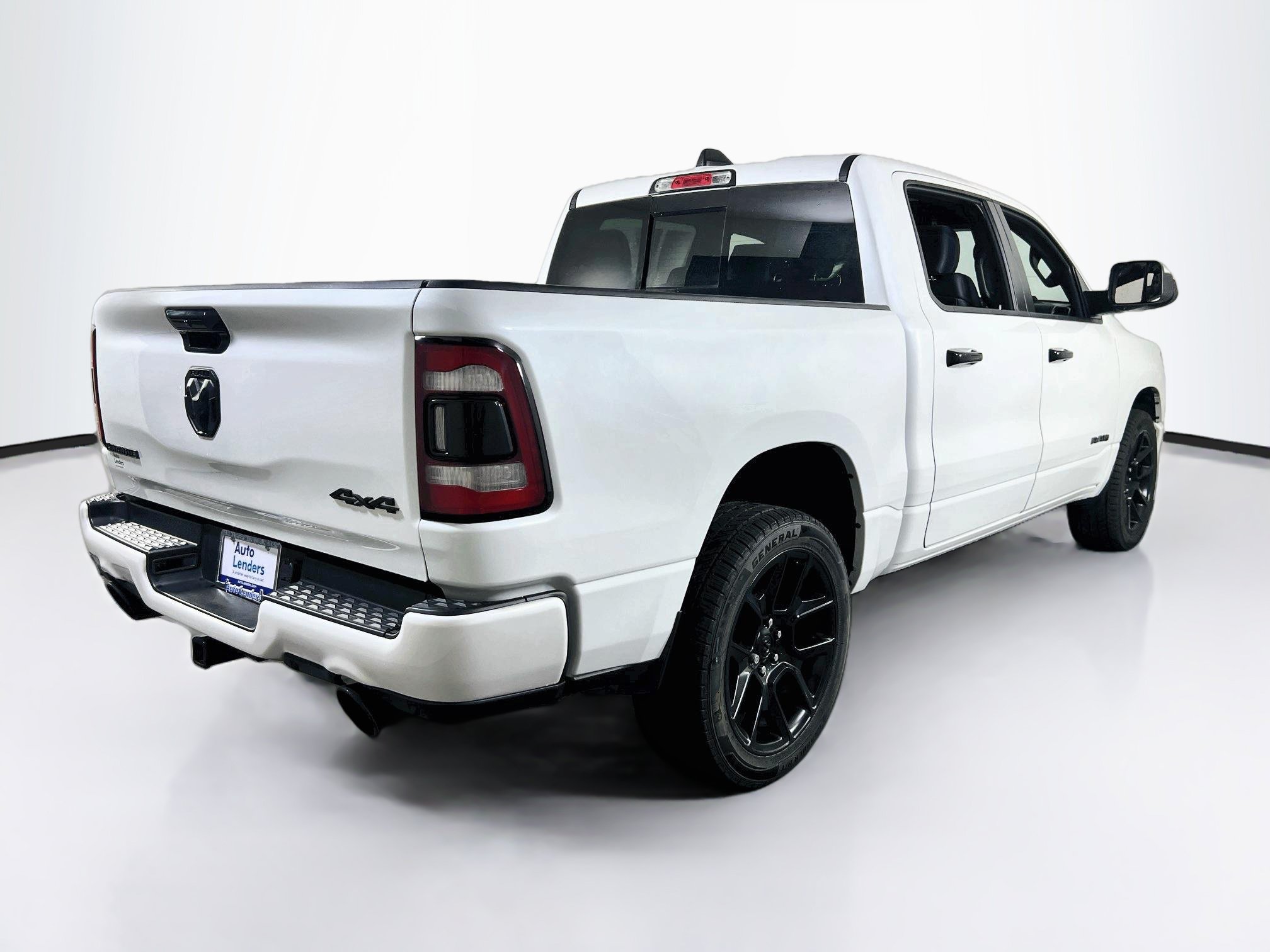 Used 2023 RAM 1500 Laramie AWD/4WD image 5