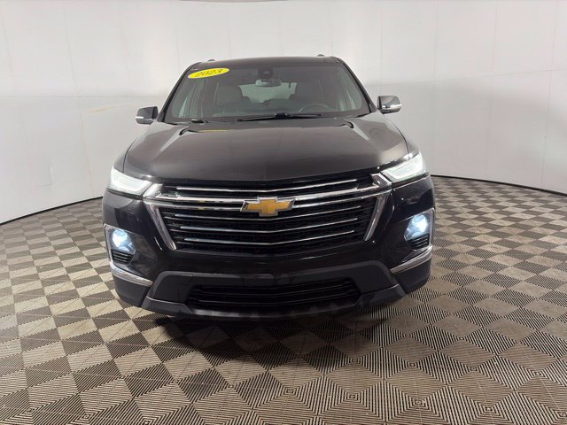 Used 2023 Chevrolet Traverse LT FWD image 2