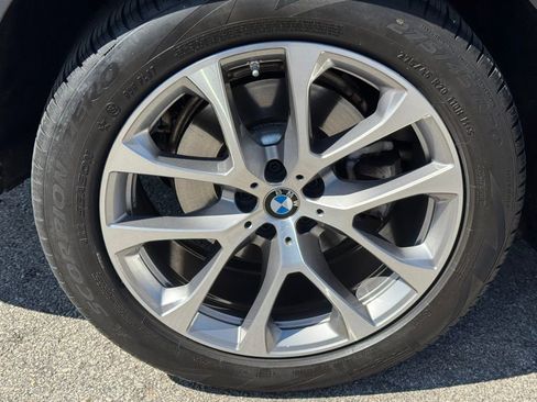 Used 2022 BMW X5 xDrive40i w/ Premium Package image 9