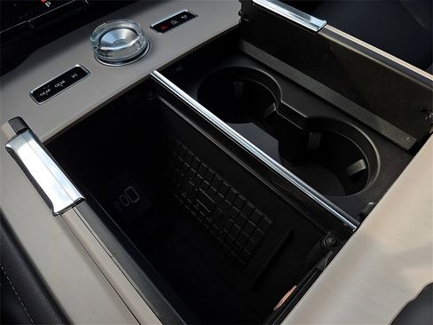 New 2025 Lincoln Navigator L Reserve w/ Jet Appearance Package image 19