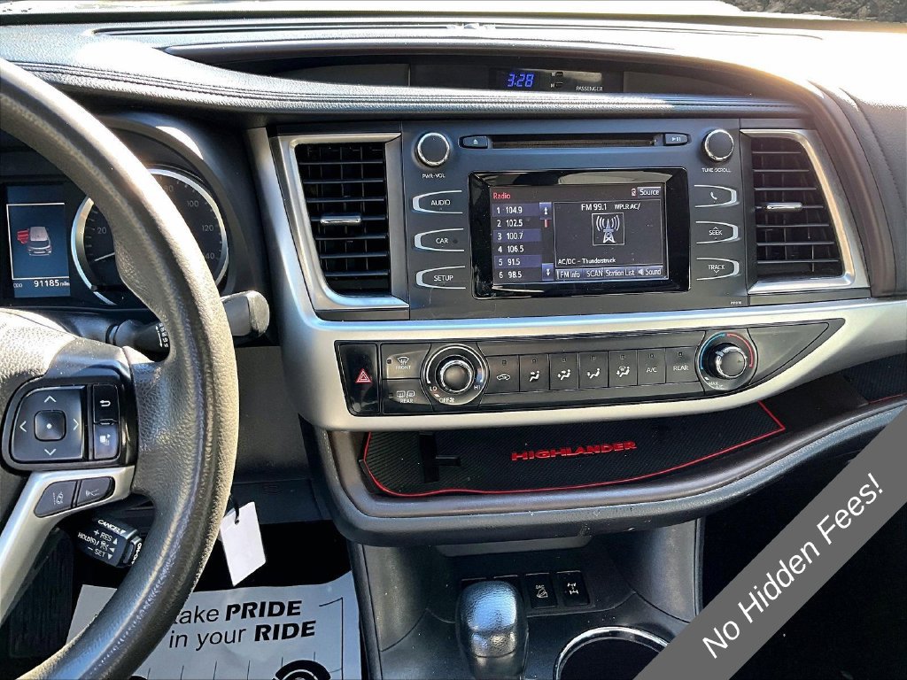Used 2019 Toyota Highlander LE AWD/4WD image 6