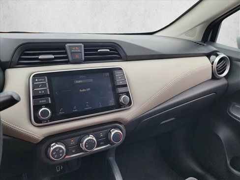Used 2020 Nissan Versa SV image 21