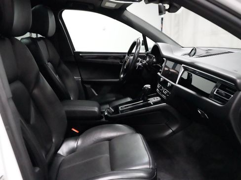 Used 2023 Porsche Macan S image 7