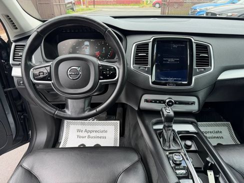 Used 2017 Volvo XC90 T6 Momentum AWD/4WD image 16