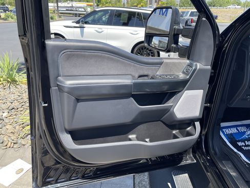 Certified 2025 Ford F350 Platinum w/ FX4 Off-Road Package AWD/4WD image 14