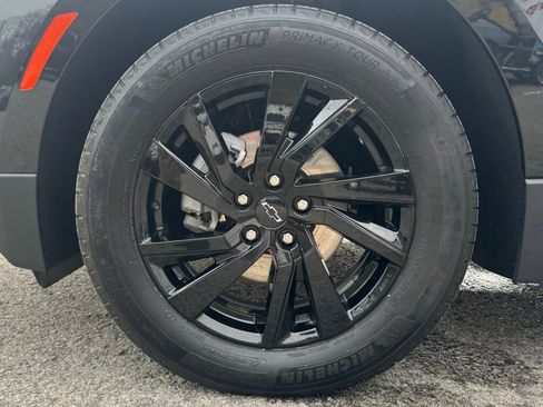 Used 2024 Chevrolet Equinox LS w/ Midnight Edition image 9