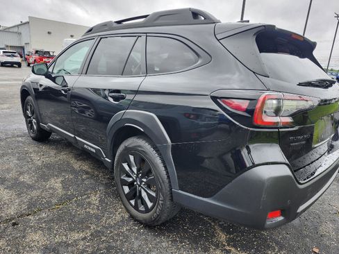 Used 2023 Subaru Outback Onyx Edition AWD/4WD image 3