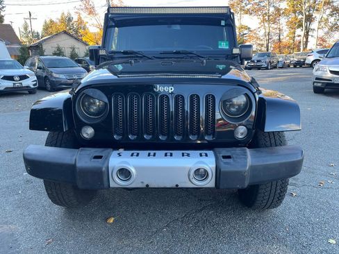 Used 2015 Jeep Wrangler Unlimited Sahara w/ Dual Top Group image 11