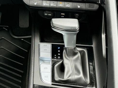 Used 2025 Hyundai Elantra Limited FWD image 26