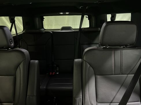 Used 2023 Chevrolet Suburban RST w/ Luxury Package image 19