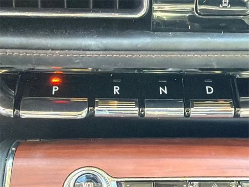 Used 2021 Lincoln Aviator Reserve w/ Equipment Group 201A image 32