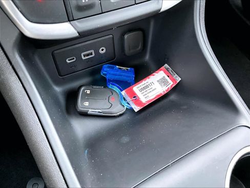 Used 2024 GMC Terrain SLE image 30