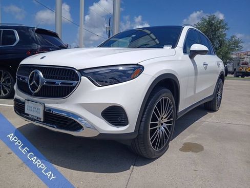 Used 2024 Mercedes-Benz GLC 300 4MATIC image 3