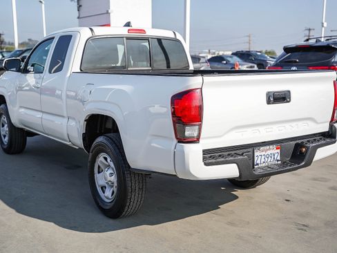Certified 2020 Toyota Tacoma SR image 9
