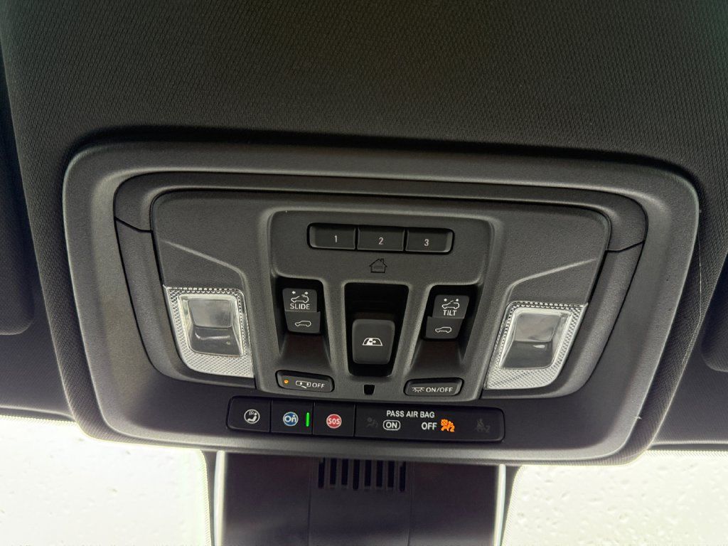 Used 2024 Chevrolet Silverado 1500 High Country w/ Technology Package AWD/4WD image 19