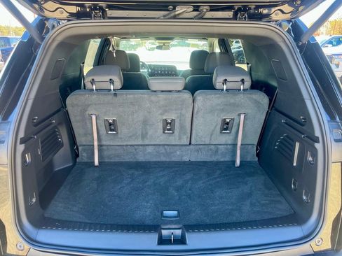 New 2025 Chevrolet Traverse LT w/ Driver Confidence Package FWD image 5
