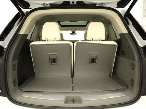 Used 2023 Cadillac XT6 Premium Luxury w/ Technology Package image 37