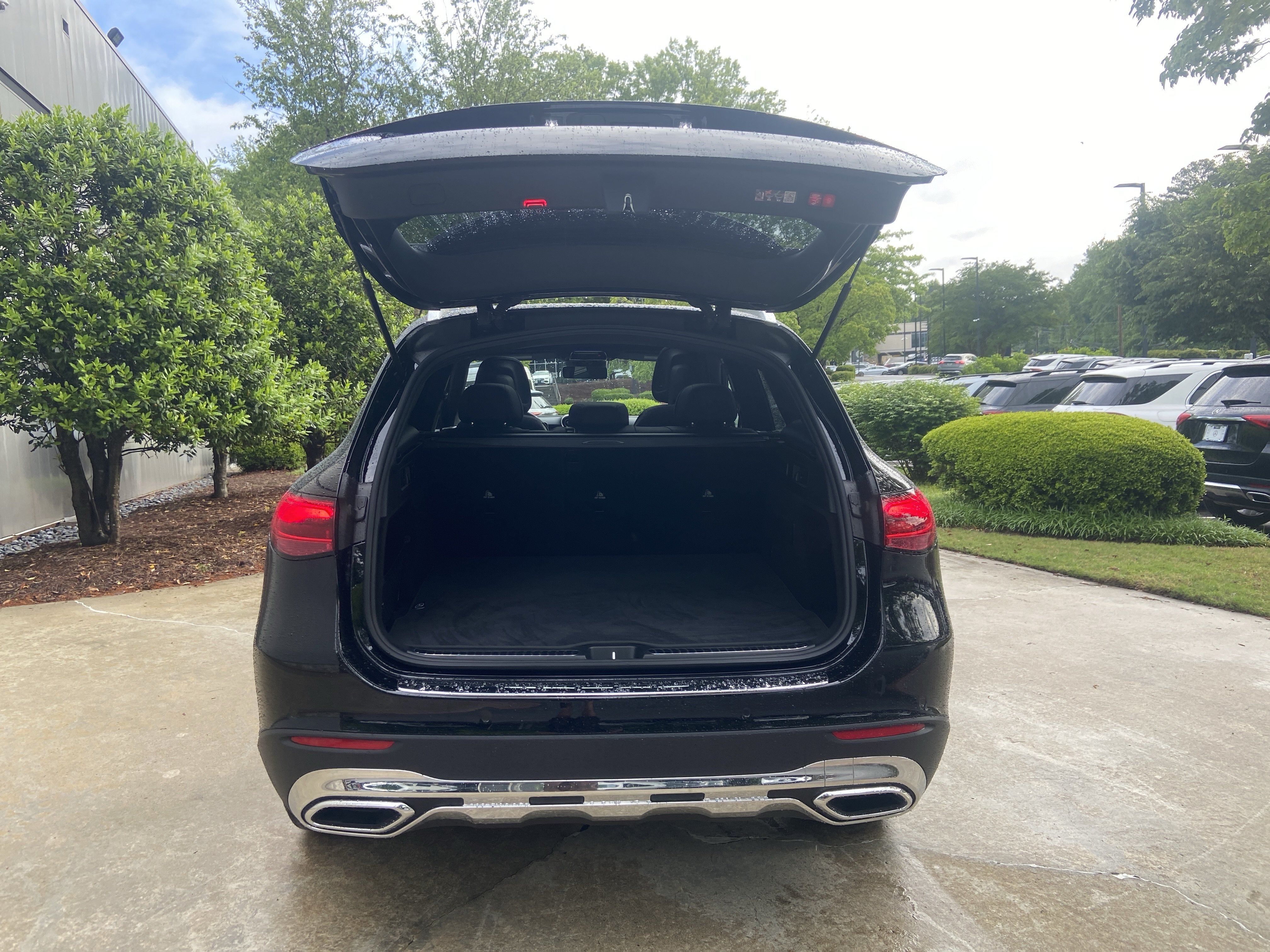 Used 2025 Mercedes-Benz GLC 300 image 9