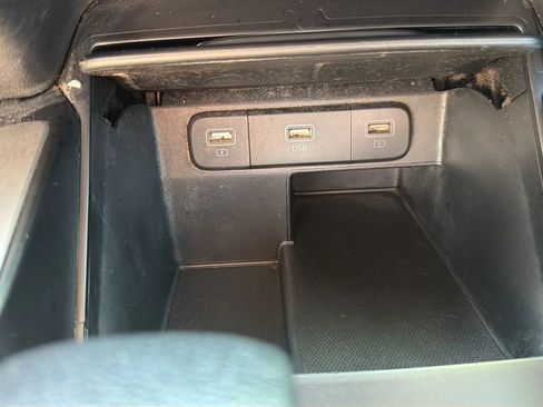 Used 2023 Kia Sorento LX FWD image 16