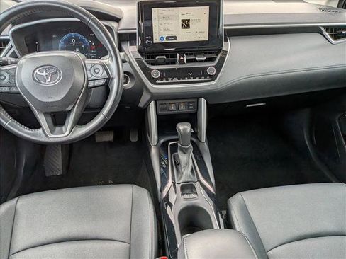 Used 2023 Toyota Corolla Cross XLE image 16