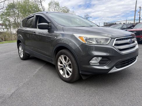 Used 2017 Ford Escape SE AWD/4WD image 12