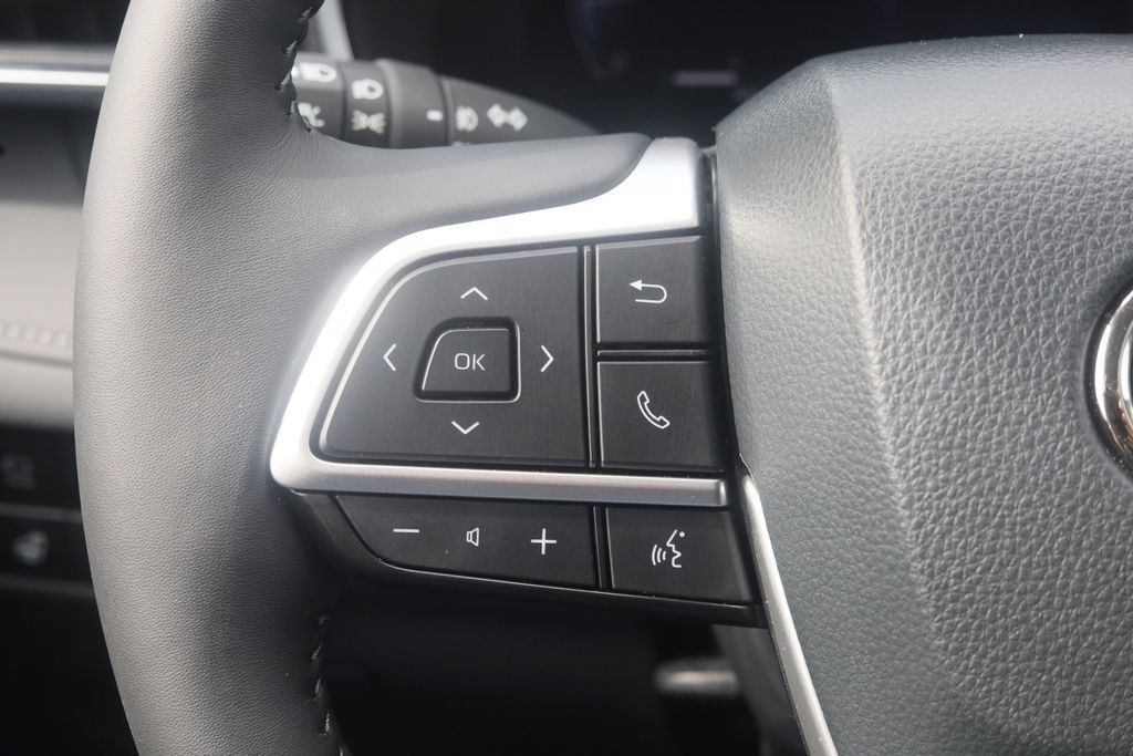 Used 2026 Toyota Highlander Platinum AWD/4WD image 21