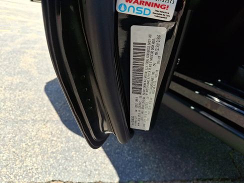 Used 2018 Jeep Wrangler Sport AWD/4WD image 26
