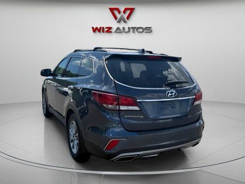 Used 2017 Hyundai Santa Fe SE AWD/4WD image 3