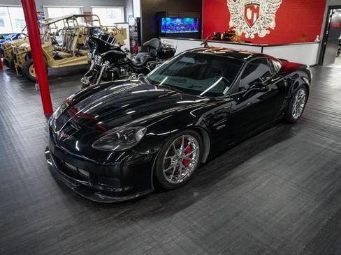 Used 2009 Chevrolet Corvette Z06 w/ Preferred Equipment Group RWD image 2