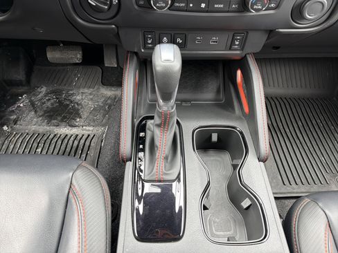 Used 2024 Nissan Frontier PRO-4X w/ Pro Premium Package image 25