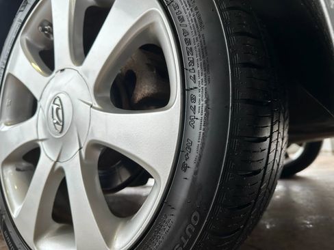 Used 2013 Hyundai Elantra Limited image 26