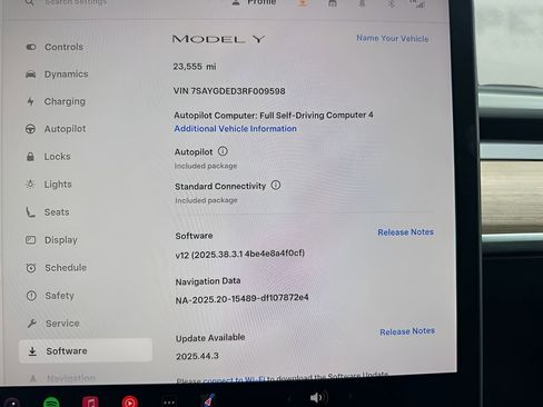 Used 2024 Tesla Model Y 2WD image 24