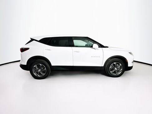 Used 2025 Chevrolet Blazer LT AWD/4WD image 10